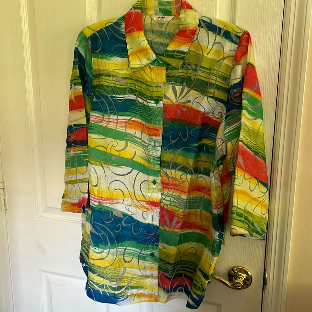 Alia Women’s size 16W 3/4 sleeves button down top. Lightweight and easy care.